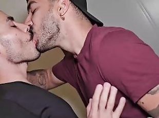 masturbação, chupanços, hardcore, gay, gozando, beijando, fetiche, tatuagem, chupando