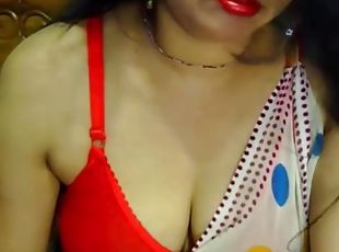 Indian Girl Showing Her Boobs