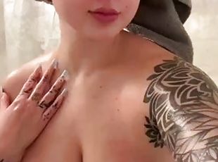 Skylar show naked in the bathroom