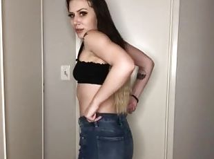 Brooke Sexy Farts In Jeans!