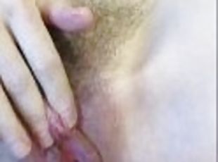 clito, poilue, chatte-pussy, amateur, ejaculation-sur-le-corps, point-de-vue, ejaculation