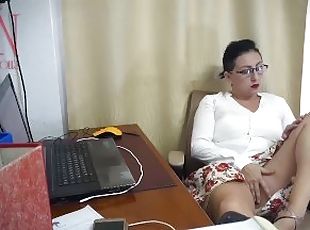 Woman secretary gets fucked with a dildo. Hidden camera in the office 1