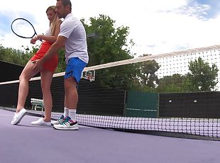 Informal tennis lessons end in forbidden outdoor fuck for Serena Avery