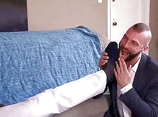 Kinky man in suit Zario Travezz mouth filled with sticky cum