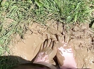 Feet getting nice and messy in mud