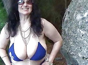 gros-nichons, énorme, en-plein-air, amateur, mature, milf, naturel, seins, bikini, cougar