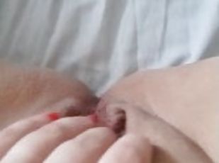 Amateur fingering soaking wet pussy