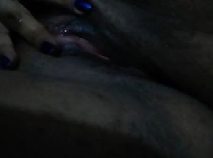 Tengo mi coo bien hmedo mi vagina esta humeda a chorros I hace my pussy so wet I want a big dick