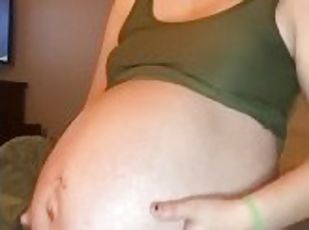 9 months pregnant belly talk