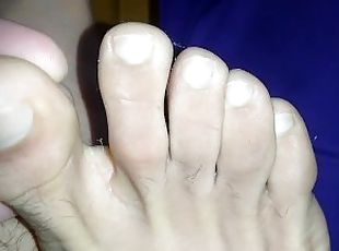 close up video of my toes / foot fetish / fetish