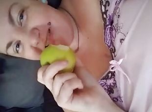 coño-pussy, amateur, babes, madurita-caliente, juguete, mamá, regordeta, regordeta-chubby, follando-fucking, con-piercings