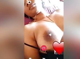 Exclusive- Cute Look Tamil Girl Showing Her Boobs On Video Call