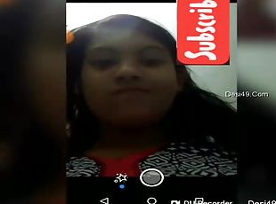 Exclusive- Cute Look Desi Girl Showing Her Boobs On Video Call