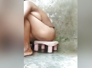 Desi Girl Bathing And Fucking Part 1