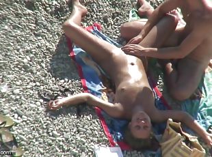 asiatiche, masturbarsi, allaperto, pubblici, amatoriali, mammine-mature, giovanissime, coppie, spiaggia, scene-rubate