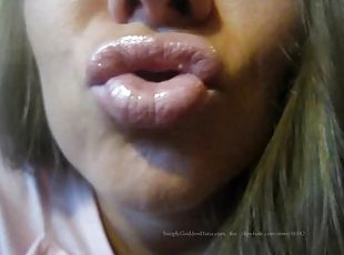 Big Hot Puckered Lips