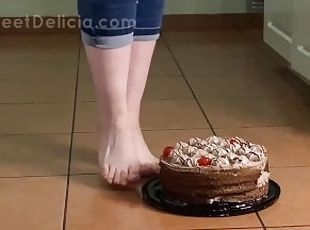 food chocolate cake crushing with feet - foot crushing [ManyVids Preview]