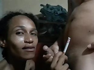 Chupa gostoso magrinha fumando no meu pal gozei muito