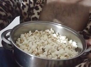 Popcorn for bear belly