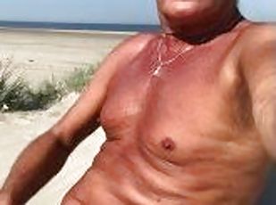 Ultimateslut CUMSHOT ON THE BEACH