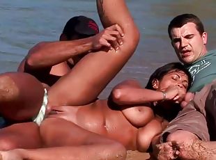 gros-nichons, levrette, en-plein-air, anal, fellation, ejaculation-sur-le-corps, milf, pornstar, fellation-profonde, plage